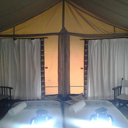 Вілла Maili Saba Camp Накуру Номер фото